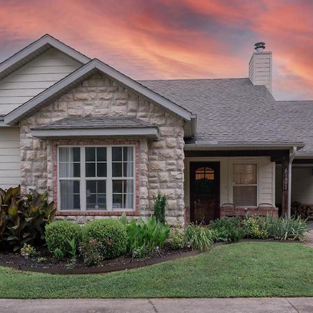 Cottage Getaway - Quiet Cottage Charm Near U Of A Fayetteville Exteriér fotografie