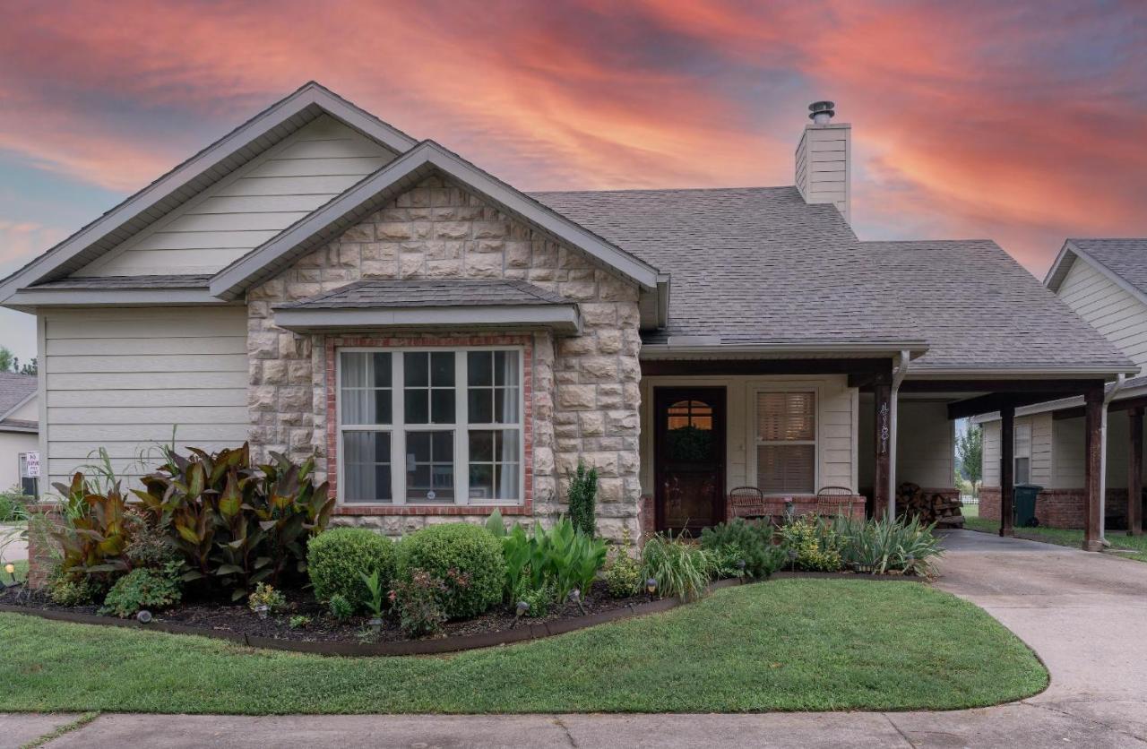 Cottage Getaway - Quiet Cottage Charm Near U Of A Fayetteville Exteriér fotografie